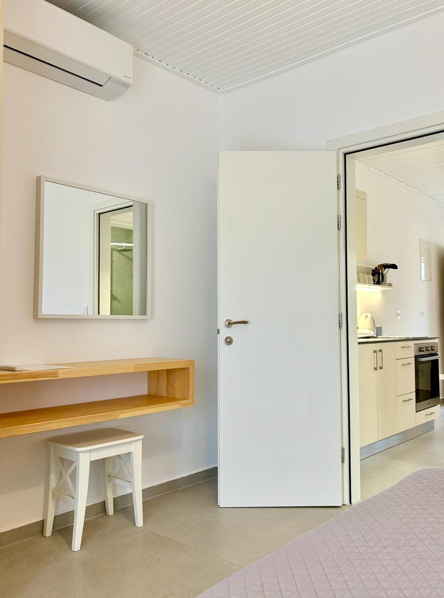 Sunset Rooms & Apartments Фаласарна Экстерьер фото